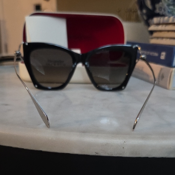 Alexander McQueen Black Sunglasses Made In Italy. AM0375S 001 53/ 19 145 XL - Picture 4 of 11